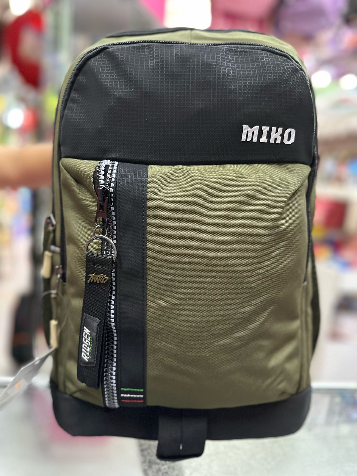 Mochila juvenil llavero rodgen Miko