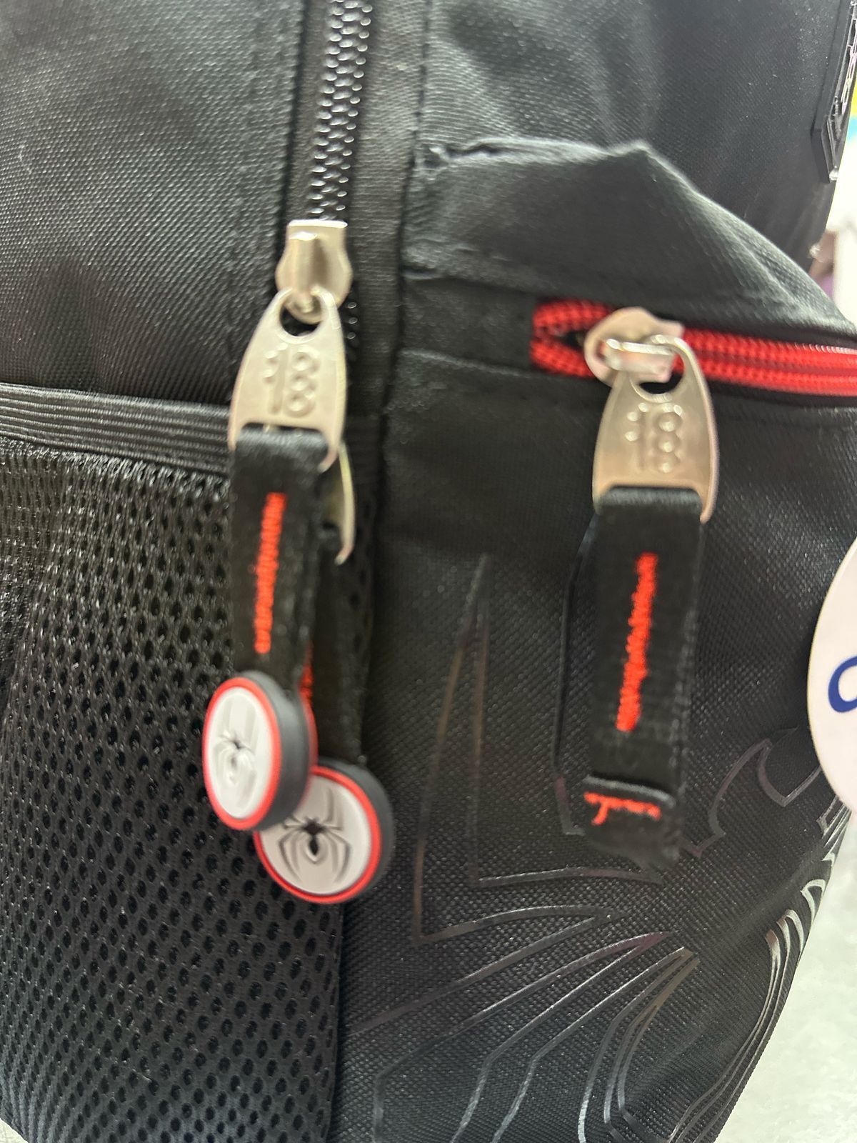 Mochila juvenil black spider Chenson