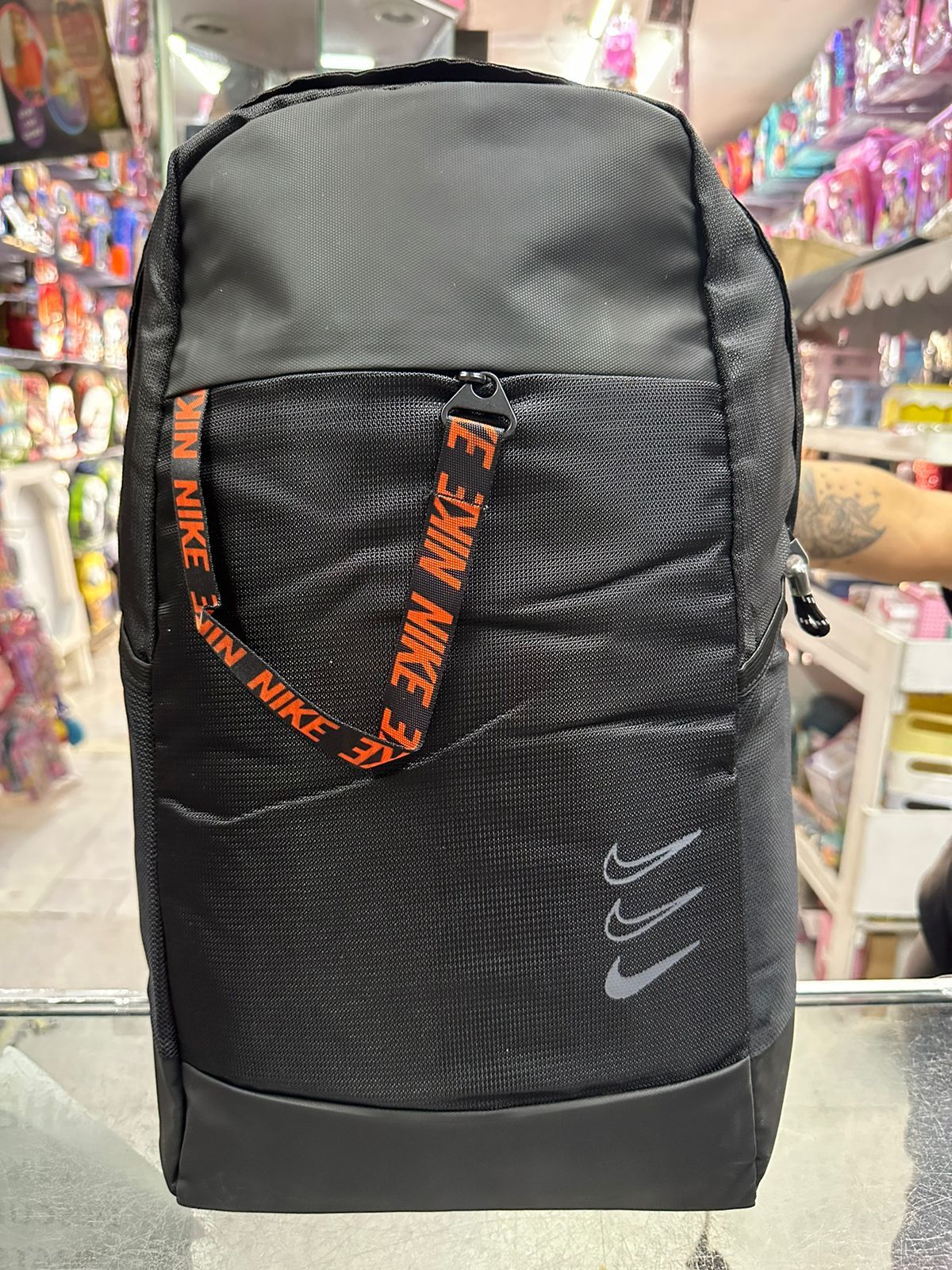 Mochila juvenil triple paloma Nike