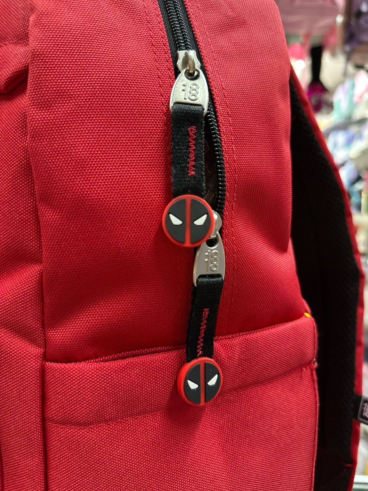 Mochila juvenil deadpool bicolor Chenson