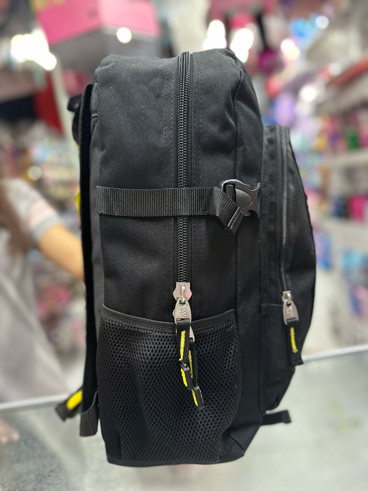 Mochila juvenil negra cintas verticales Chenson