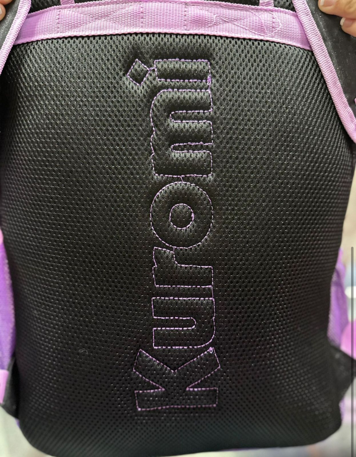 Mochila primaria Kuromi moño Ruz