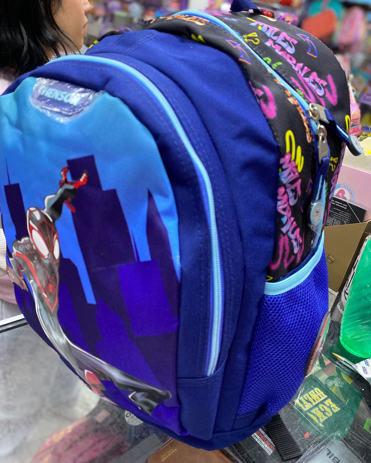 Mochila primaria Miles Morales ciudad azul Chenson