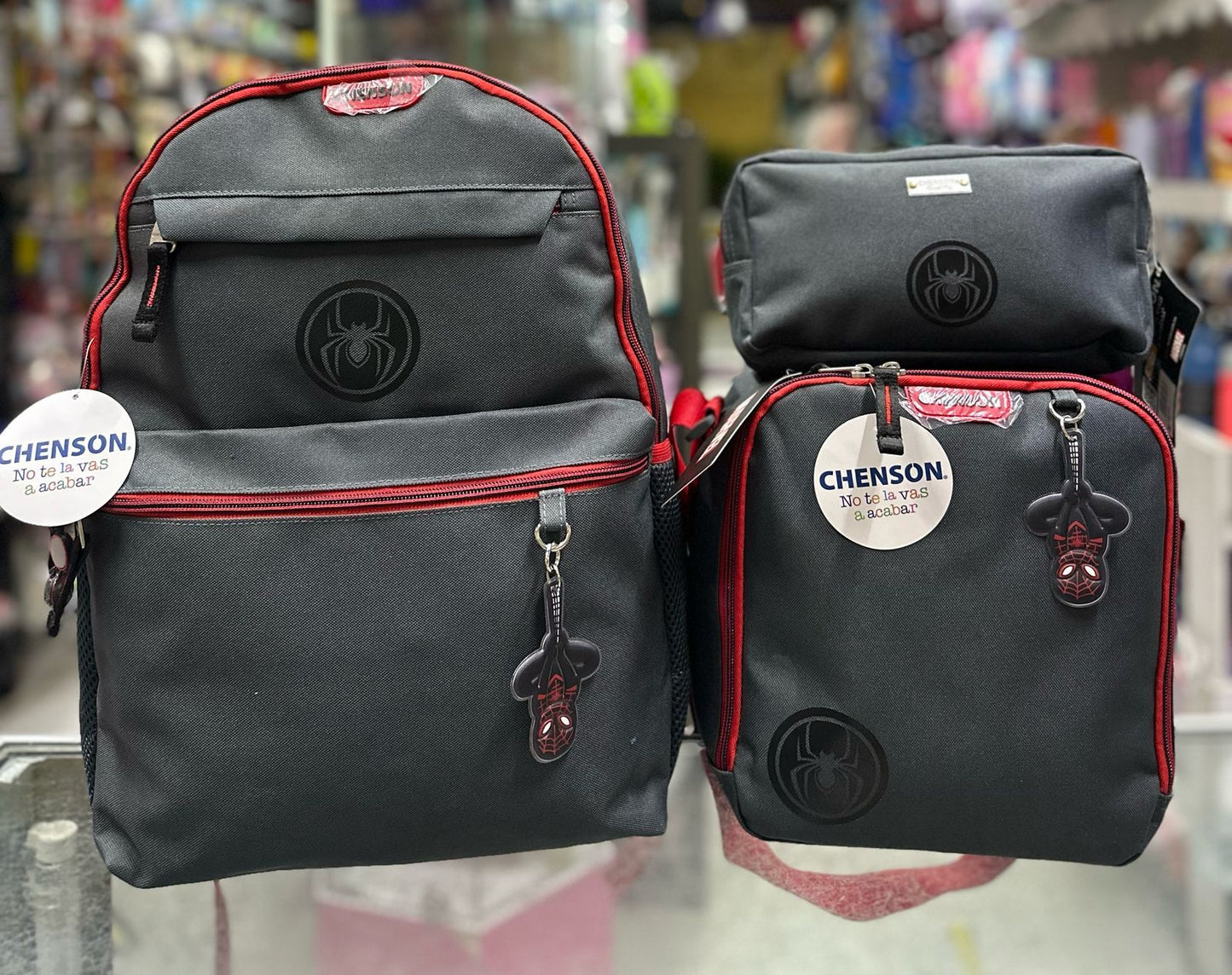 Combo juvenil Miles Morales llavero Chenson