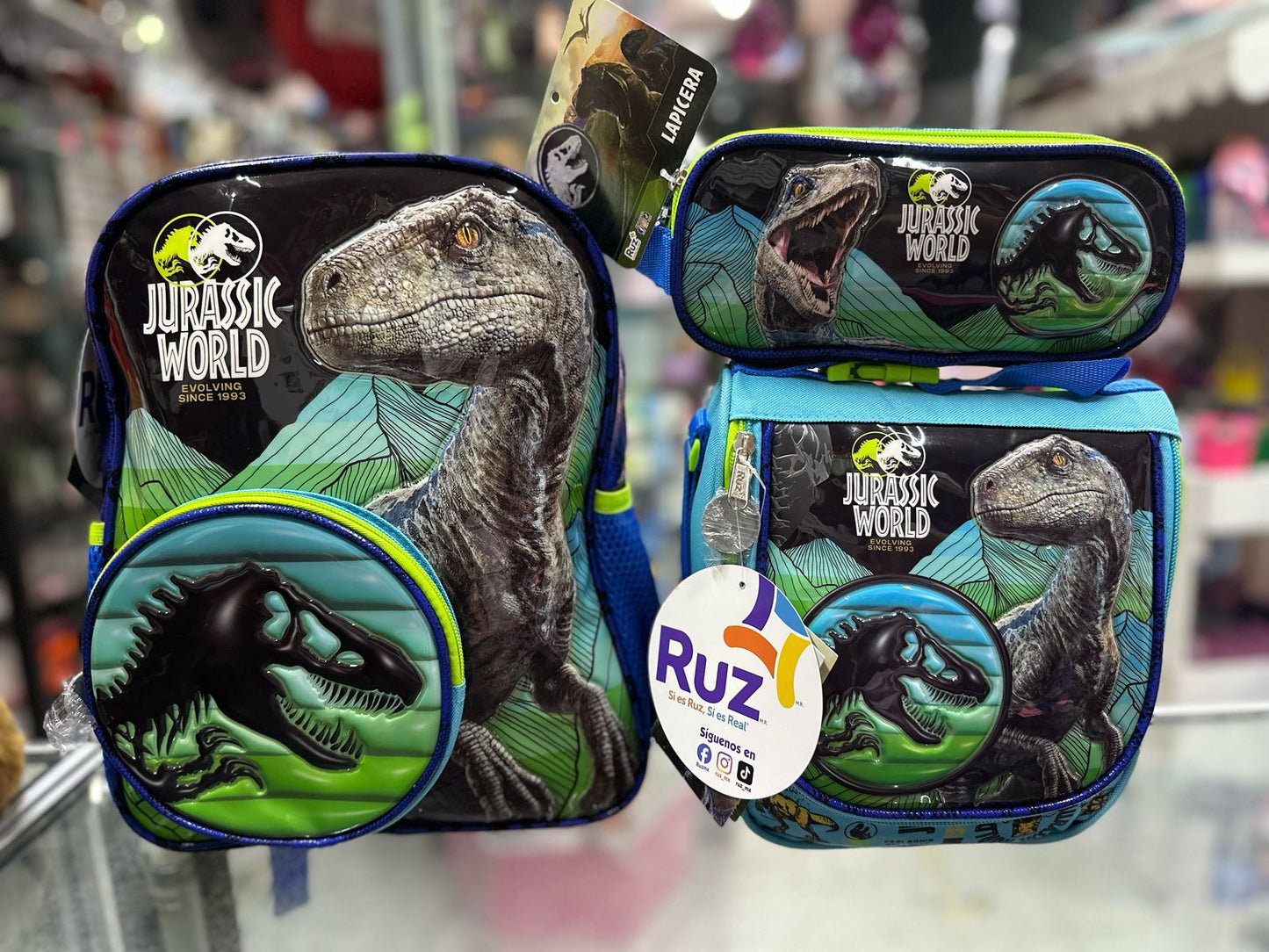 Combo kinder Jurassic world Ruz